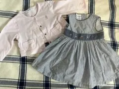 ピンクのストライプ柄ワンピースとカーディガンセット