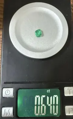 エメラルド❤️0.640ctルース