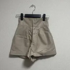 レザーショートパンツ