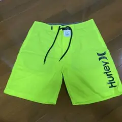 Hurley 蛍光イエロー ショートパンツ