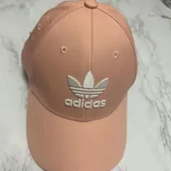 adidas ピンク キャップ