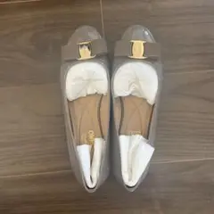 フェラガモ ヴァリナ