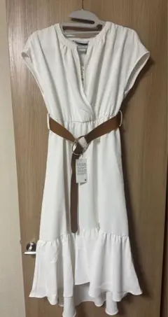 【値下げ】☆ZARA☆ワンピース/ホワイト/ベルト付き/完売品