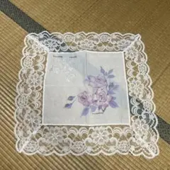 ハンカチ　花瓶敷き　膝掛け　レース　紫のバラ柄　レースハンカチ