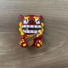 獅子舞 ピンバッチ 赤と黄色