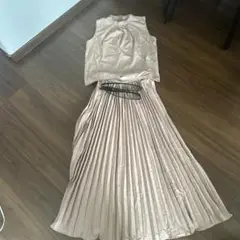 ベージュ サテン風 スカートセットアップ