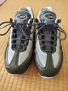 Nike Air Max 95 グレー/オリーブ