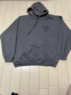 MANWHO "風と共に" HOODIE (チャコール)