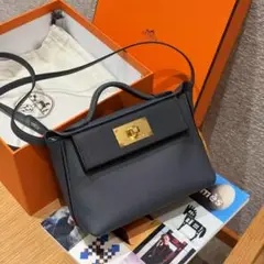 Hermès ブラックレザー ショルダーバッグ