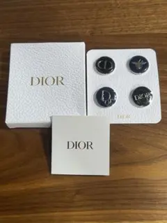 Dior ディオール ピン バッジ シュシュ ノベルティ