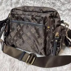 美品✨ラシット ショルダーバッグ 総柄 ロゴ刻印 ゴールド金具 レザー ジップ