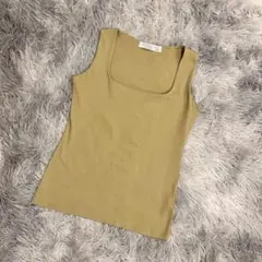 未使用級『ZARA』ザラ　タンクトップ　スクエアネック　タイト　緑(L)