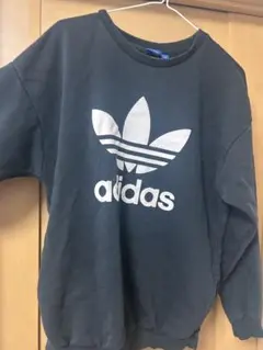 adidas ブラック トレーナー