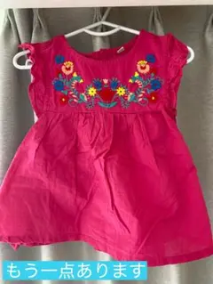 ピンク 花柄　刺繍 半袖　ブラウス Tシャツ　100 双子
