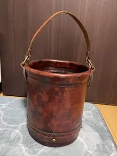 レザー製バケツ型収納容器