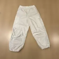 ホワイトカーゴパンツ　sサイズ