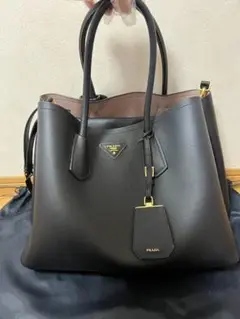 PRADA トートバッグ