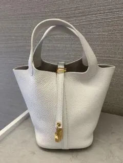 ホワイト バッグ ゴールド金具