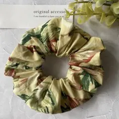 イエロー×リーフ ボタニカル ハンドメイド シュシュ ヘアゴム 秋