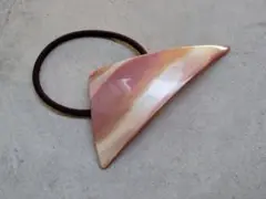 天然石 三角形ヘアゴム ピンクベージュ