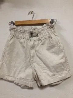 しまむら　アイボリーショートパンツ ウエストゴム　Mサイズ