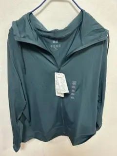 レディース　ユニクロ エアリズムUVカットフルジップパーカ　長袖3XL 未使用