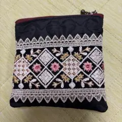 インド刺繍付きハート生地小物入れ