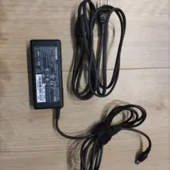 Toshiba PA3282U-2ACA 電源アダプター