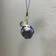 青いキャラクター型チャーム
