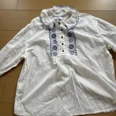 しまむら…綿100%刺繍付きホワイトシャツ 五分袖…白色