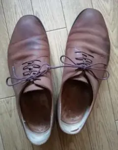 ストレートチップ　ブラウンスエ−ド