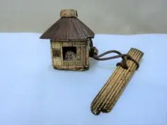 【根付 提げ物 紐止め 装飾 「正次」在銘 鹿角 】◆骨董古美術 帯止め