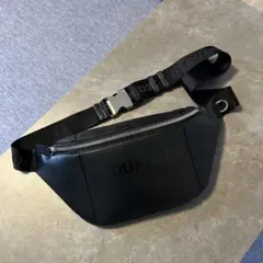 DSQUARED2 ブラック ボディバッグ