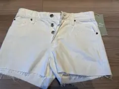 新品タグ付き　ホワイトショートパンツ 32