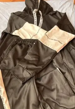 Item thumbnail for item a2c01872-ac7b-43be-930a-dc71b2010162