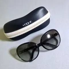 VOGUE ブラック サングラス ケース付き