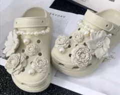 クロックス　サンダル　ジビッツ　飾り　花　パール ベージュ　14ピース
