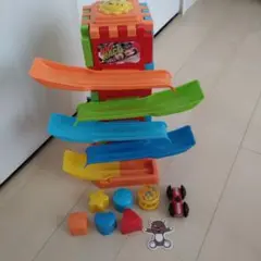 トップトッツ 5 in 1 アクティビティタワー