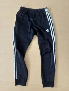 adidas 3本ライン 黒ジャージパンツ