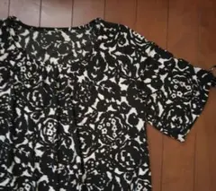 ウンガロ　Ungaro　Mサイズ　黒と白の花柄 半袖　チュニック