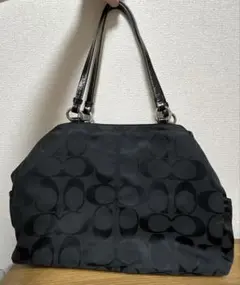 COACH ブラック バッグ ロゴ入り