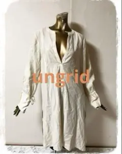 ☘️T15198☘️ungrid スキッパーサイドスリットブラウス F