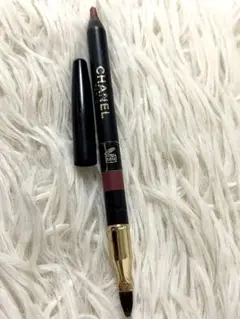 CHANEL LE CRAYON LÈVRES ROSE TANIN