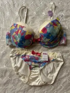 [新品]花柄ブラジャー＆ショーツセット❣️(Ｄ80/Ｌ)