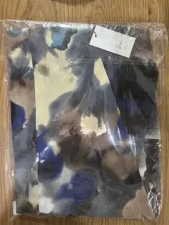 リュミエ　タグ付き新品⭐︎水彩タッチプリントタックIラインスカート 予約]水彩タッチプリントタックIラインスカート/ネイビー – Lumier