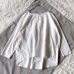 BEARDSLEY ビアズリー　フロント刺繍カットソー　ホワイト　白
