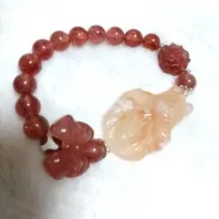 天然石ストロベリークォーツブレスレットに桜瑪瑙金魚