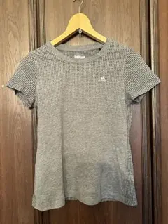 美品！adidas グレーカラージムウェア Tシャツ 半袖
