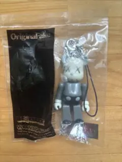 希少❗️KAWS（カウズ）Original Fake 灰皿❗️ 2025年最新】KAWS Companion originalfakeの人気アイテム - メルカリ