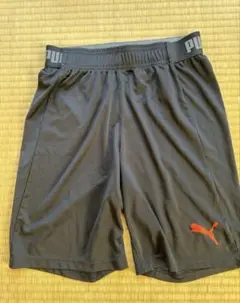 PUMA ブラック ハーフパンツ